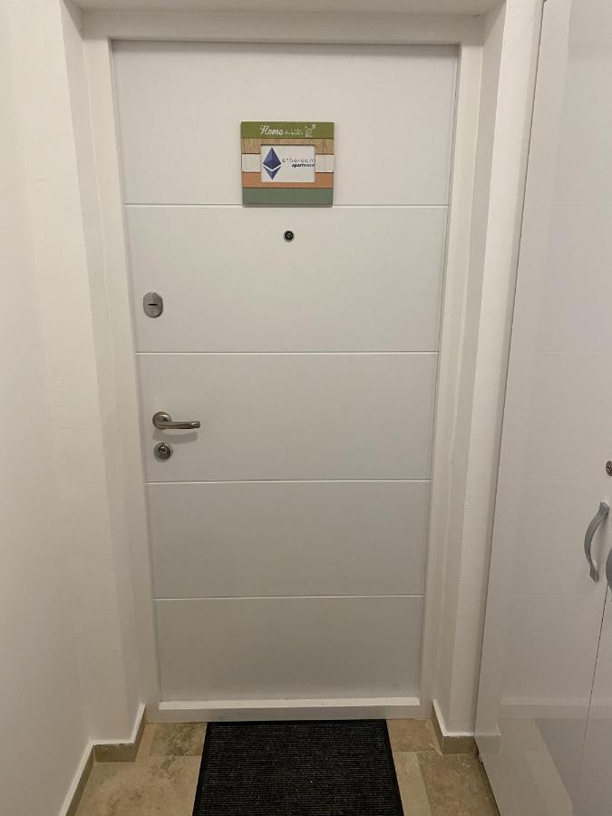 Bitcoin And Ethereum Deluxe Apartments Bar Eksteriør bilde